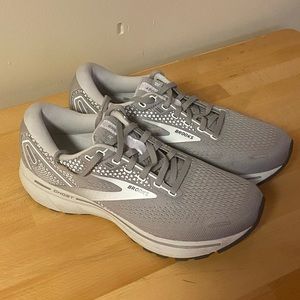 Women’s Brooks Ghost Running Sneakers